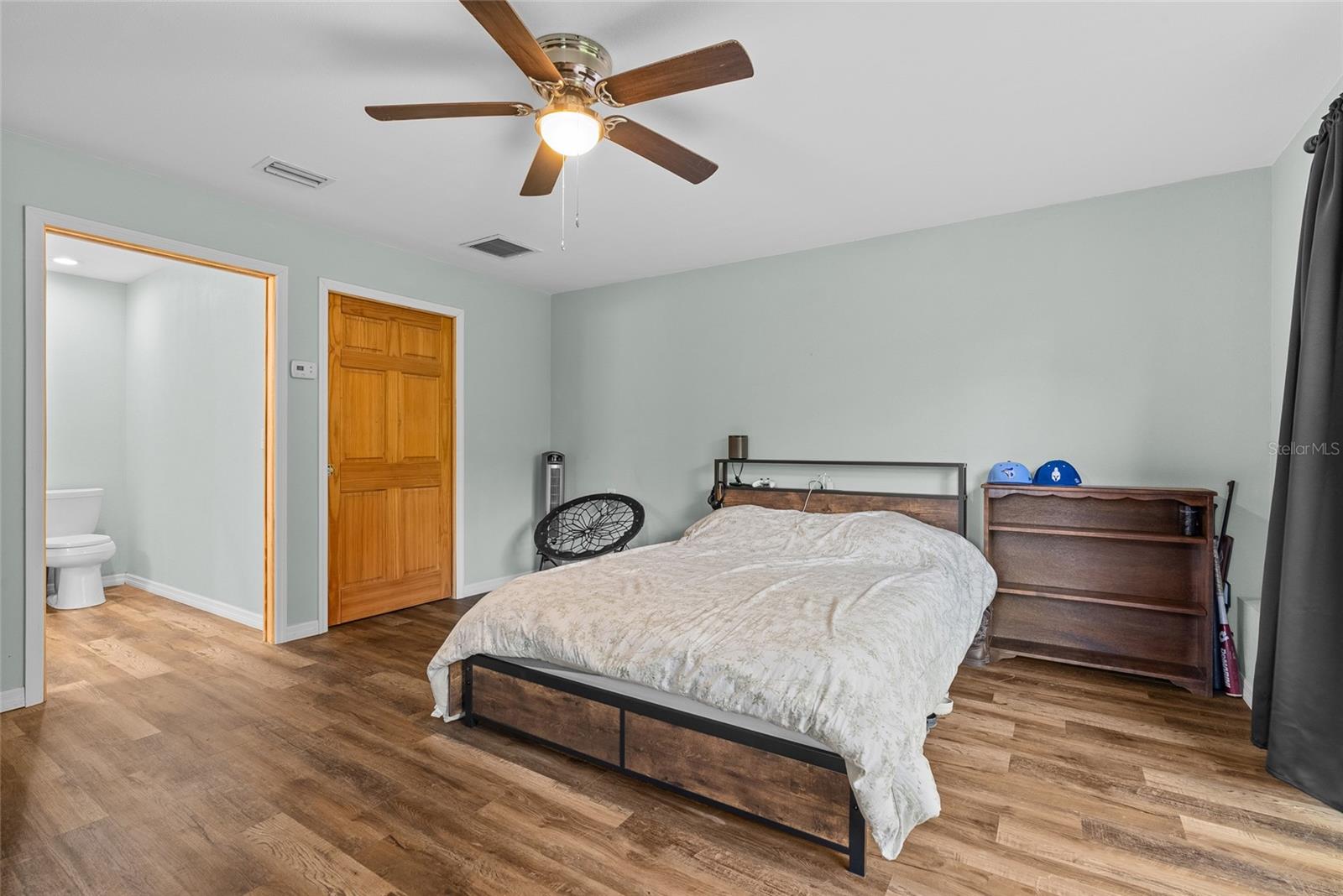 Image 50 of 71 For 13355 Park Boulevard