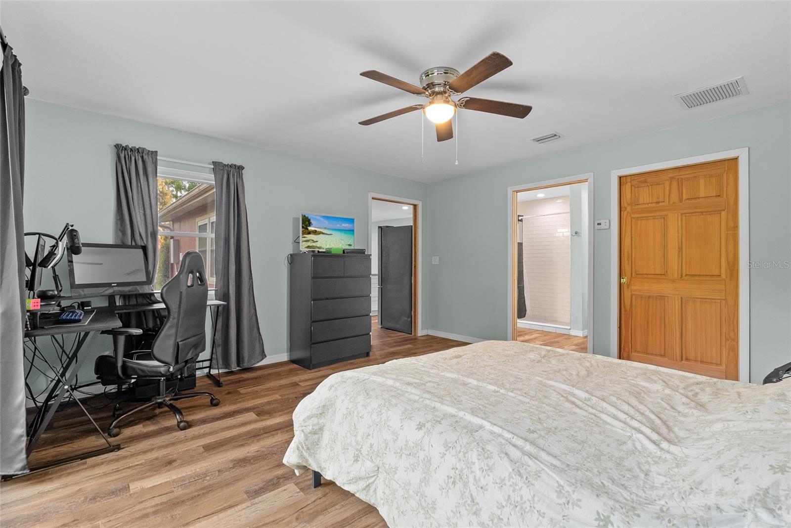 Image 51 of 71 For 13355 Park Boulevard