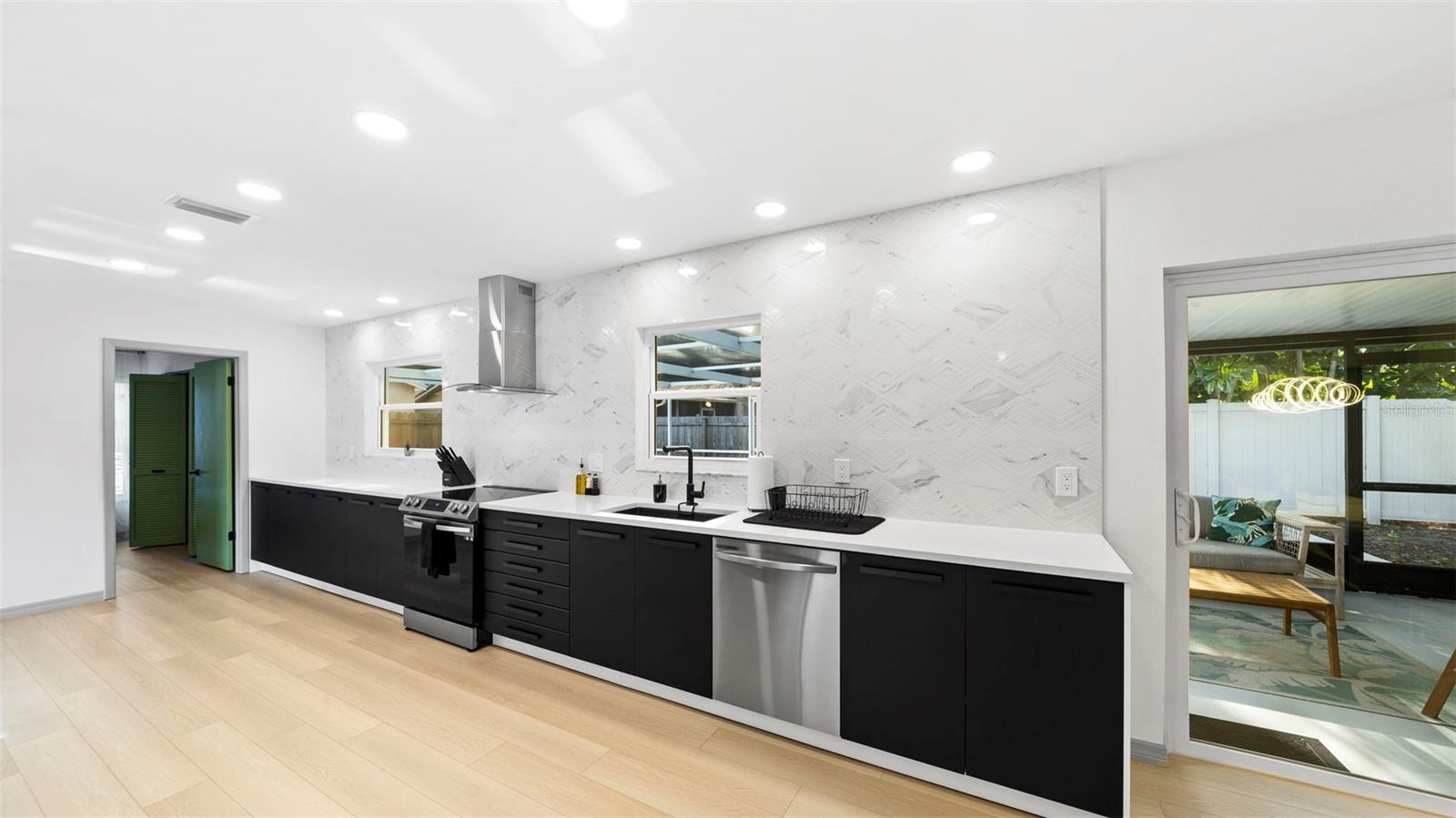 Image 15 of 34 For 11123 117th Way