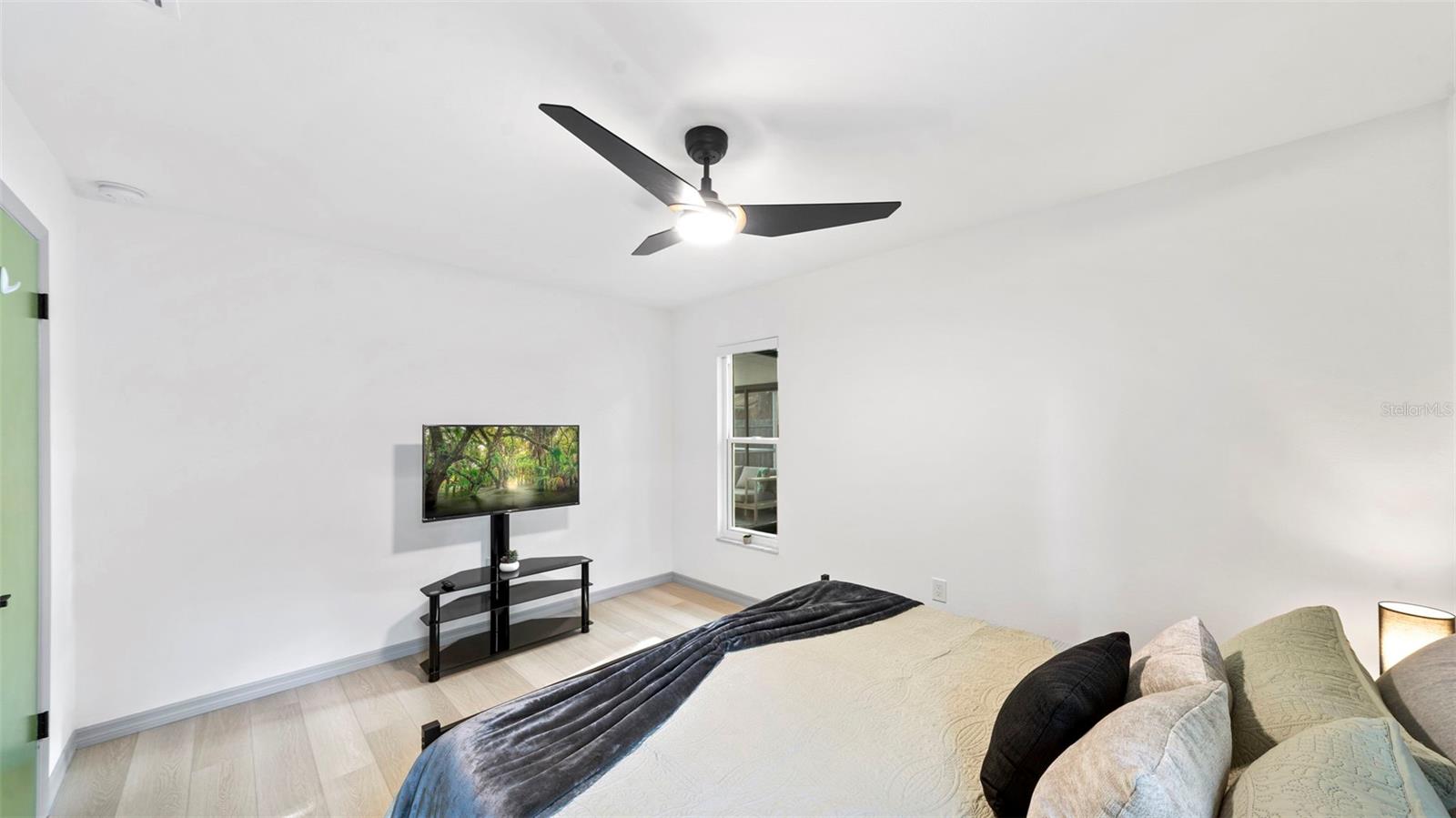 Image 22 of 34 For 11123 117th Way