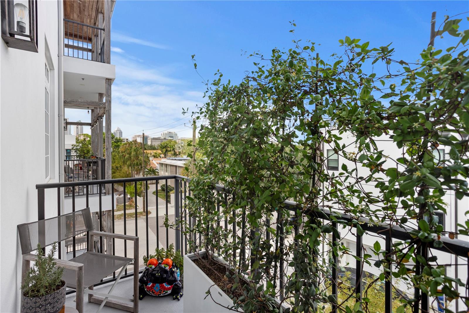 Image 37 of 65 For 91 Davis Boulevard 303