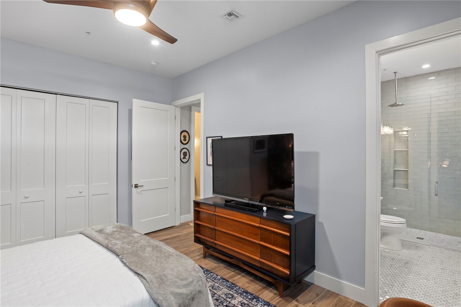 Image 43 of 65 For 91 Davis Boulevard 303