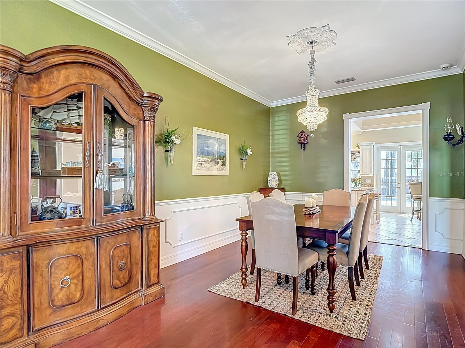 Image 11 of 75 For 2425 Valrico Forest Drive