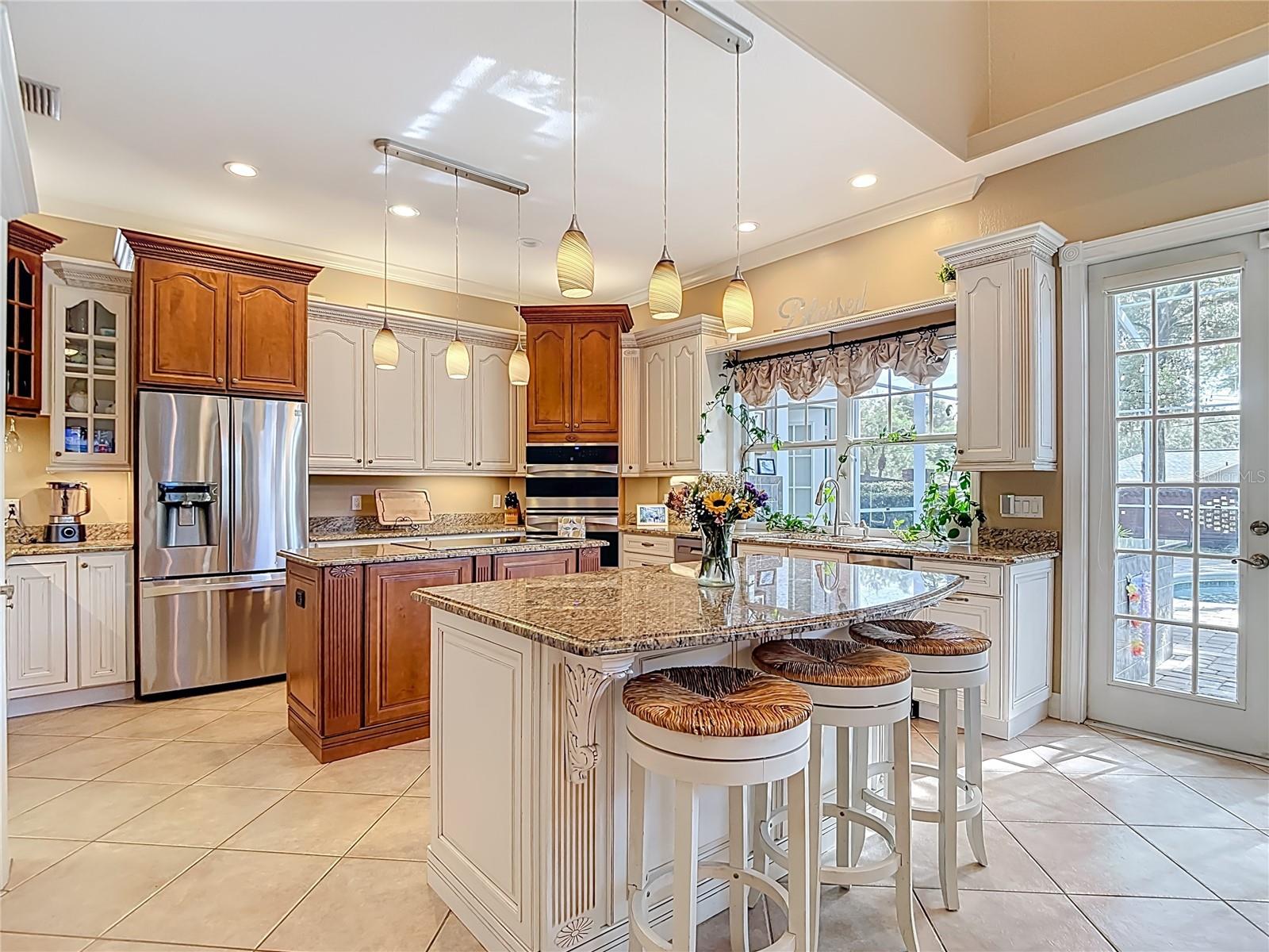 Image 14 of 75 For 2425 Valrico Forest Drive