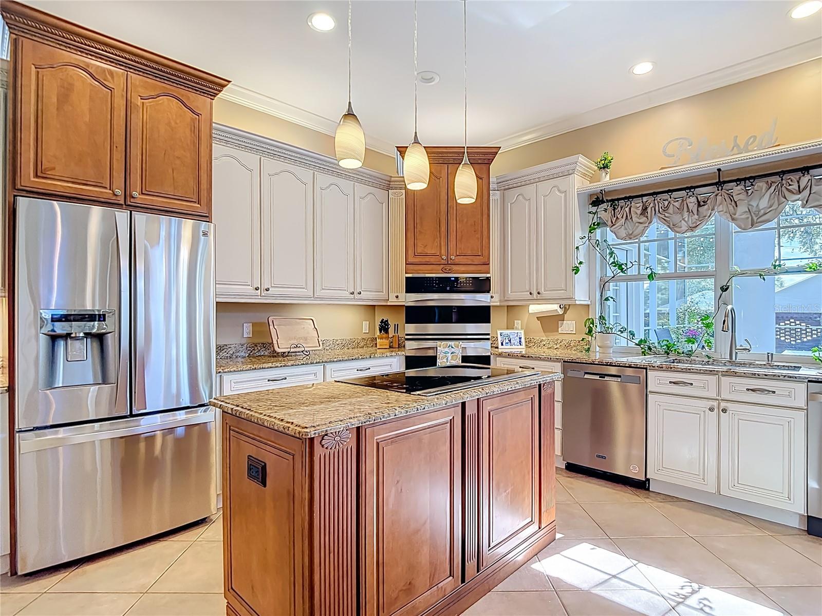 Image 15 of 75 For 2425 Valrico Forest Drive