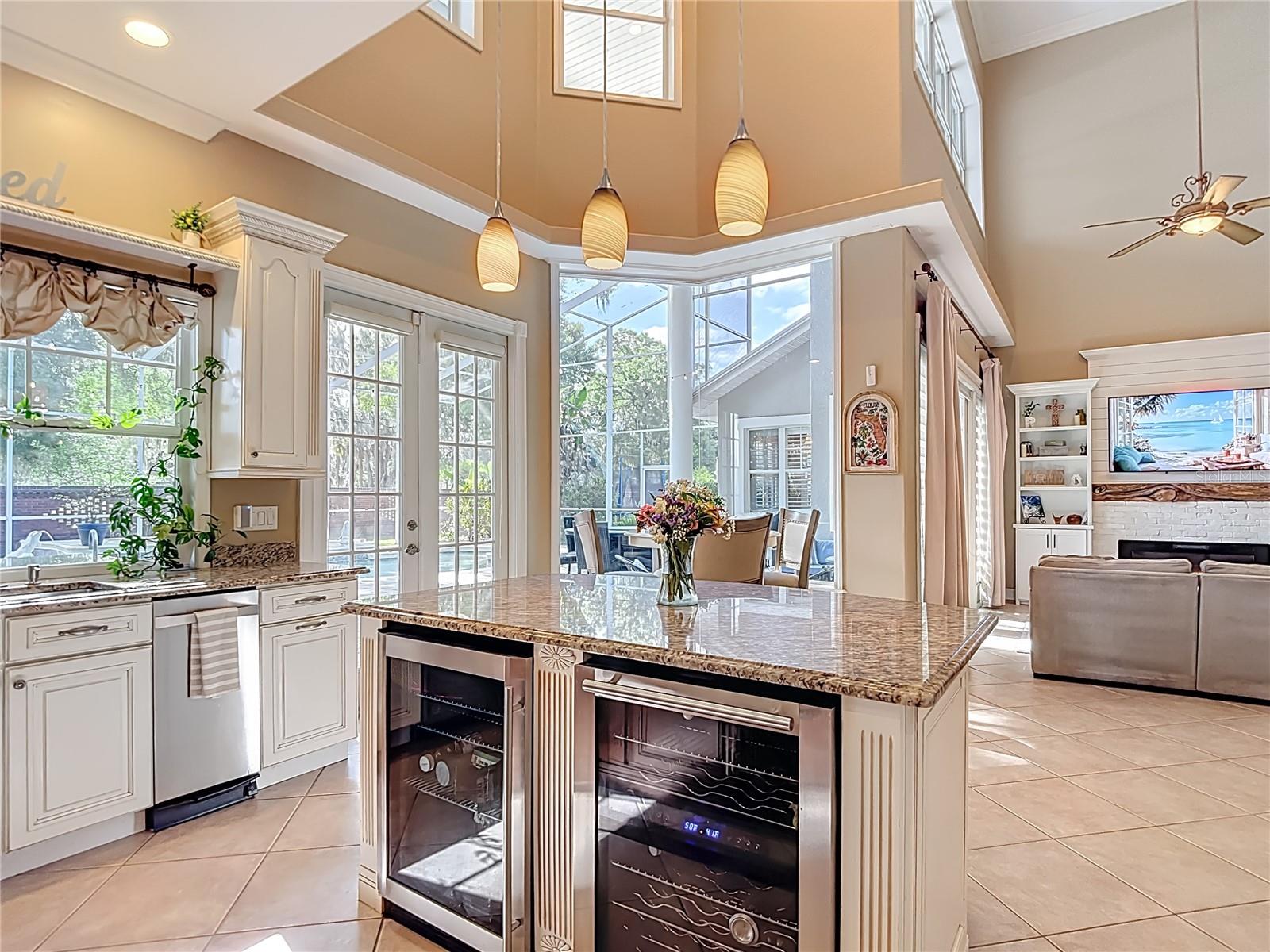 Image 18 of 75 For 2425 Valrico Forest Drive