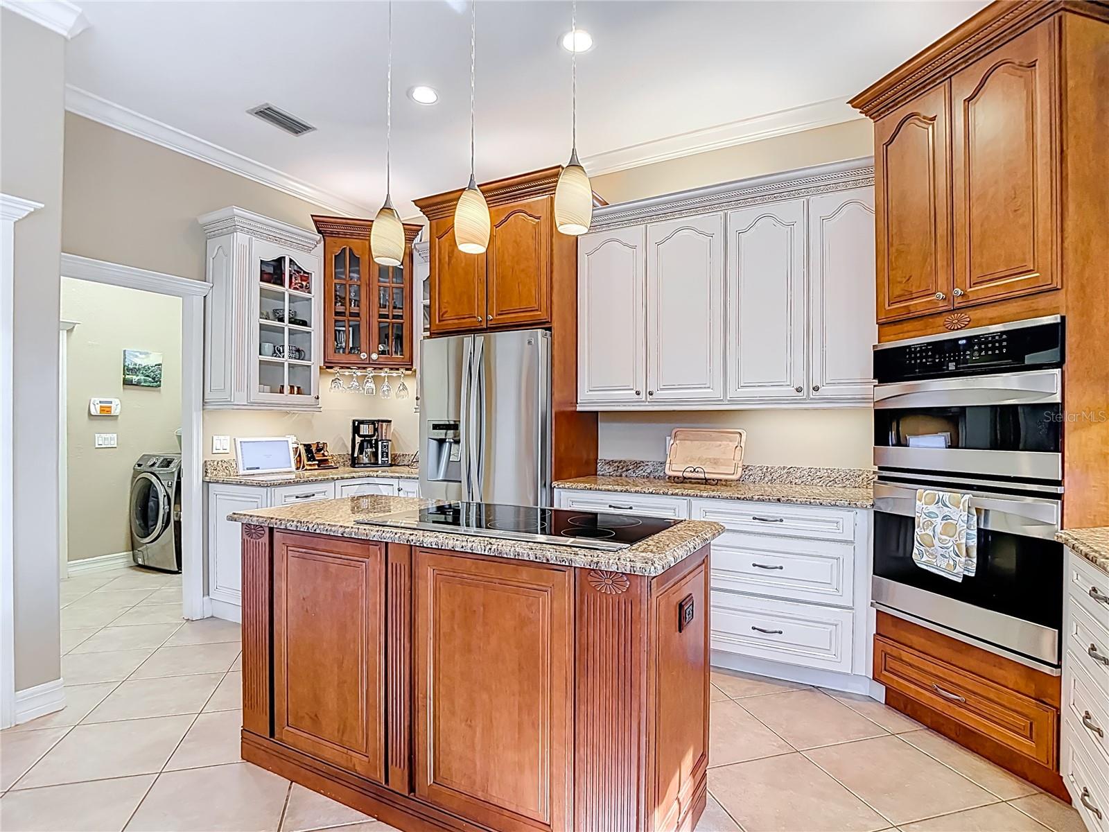 Image 23 of 75 For 2425 Valrico Forest Drive