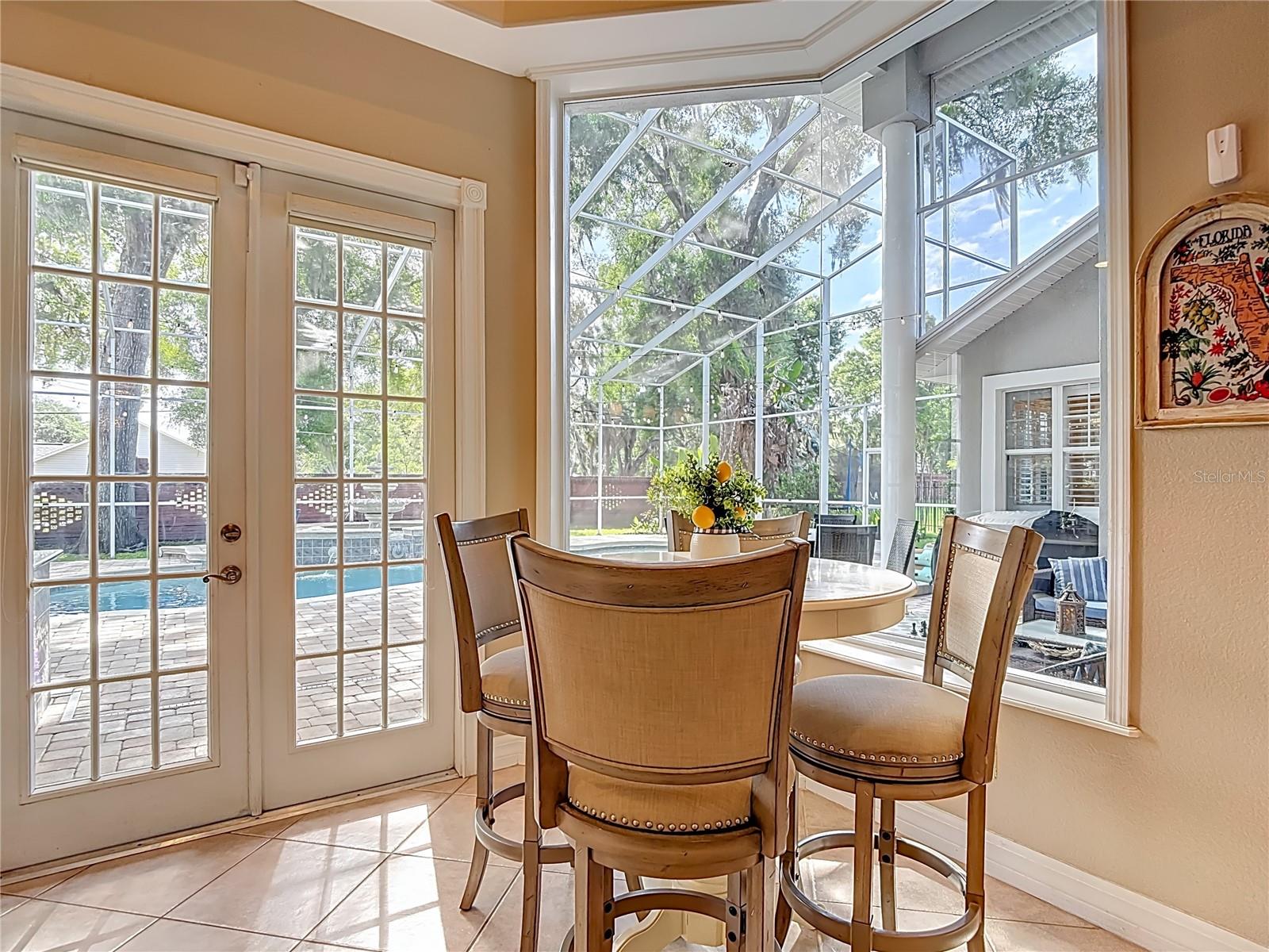 Image 27 of 75 For 2425 Valrico Forest Drive