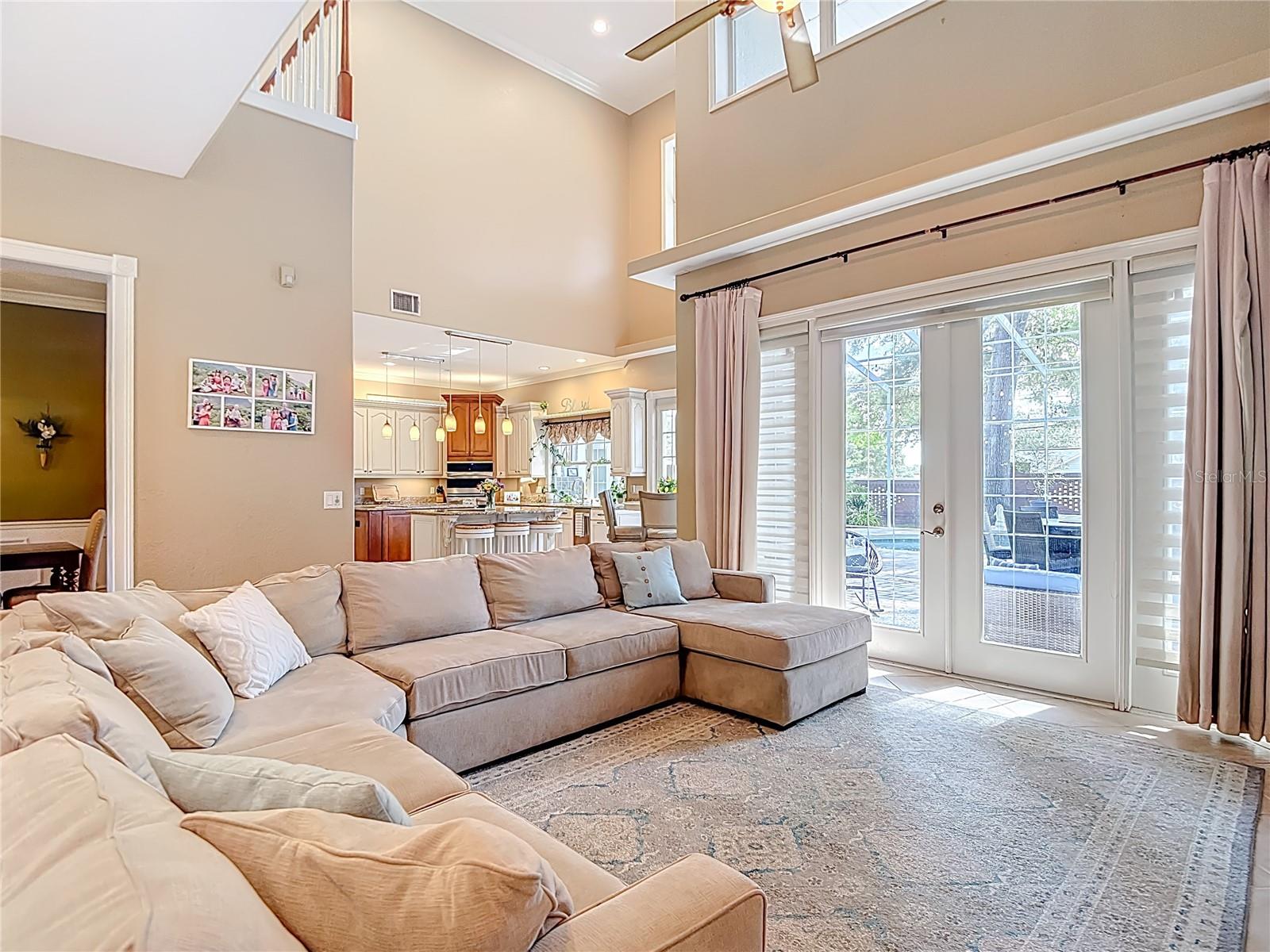 Image 31 of 75 For 2425 Valrico Forest Drive