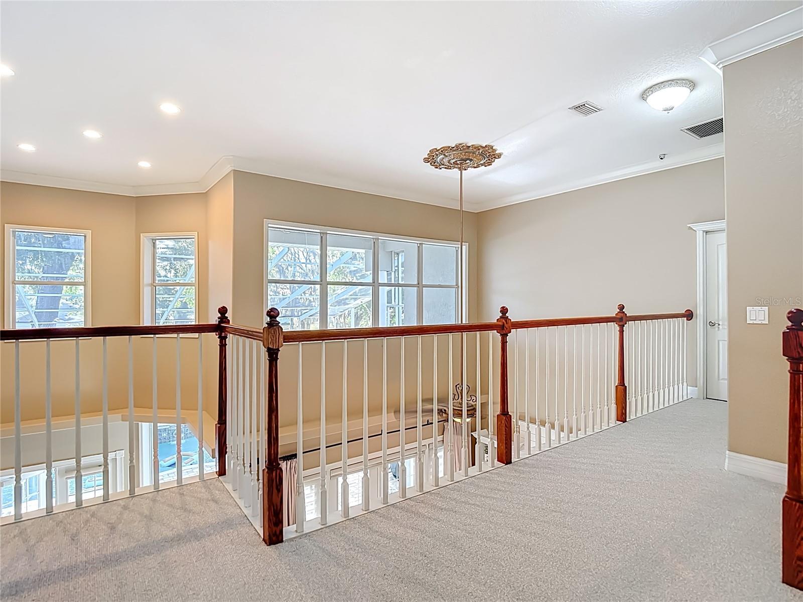 Image 33 of 75 For 2425 Valrico Forest Drive