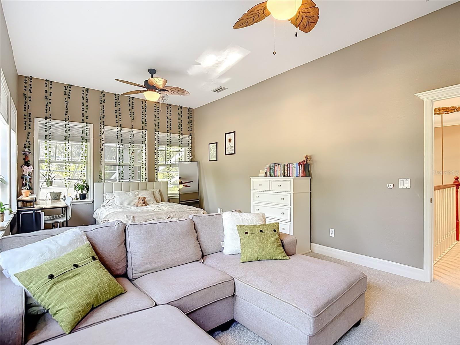 Image 39 of 75 For 2425 Valrico Forest Drive