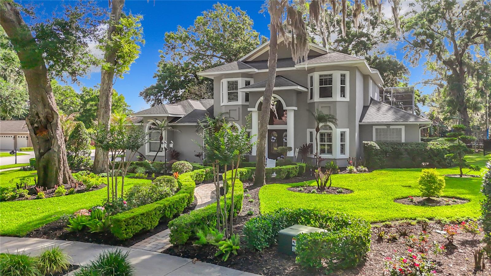 Image 4 of 75 For 2425 Valrico Forest Drive