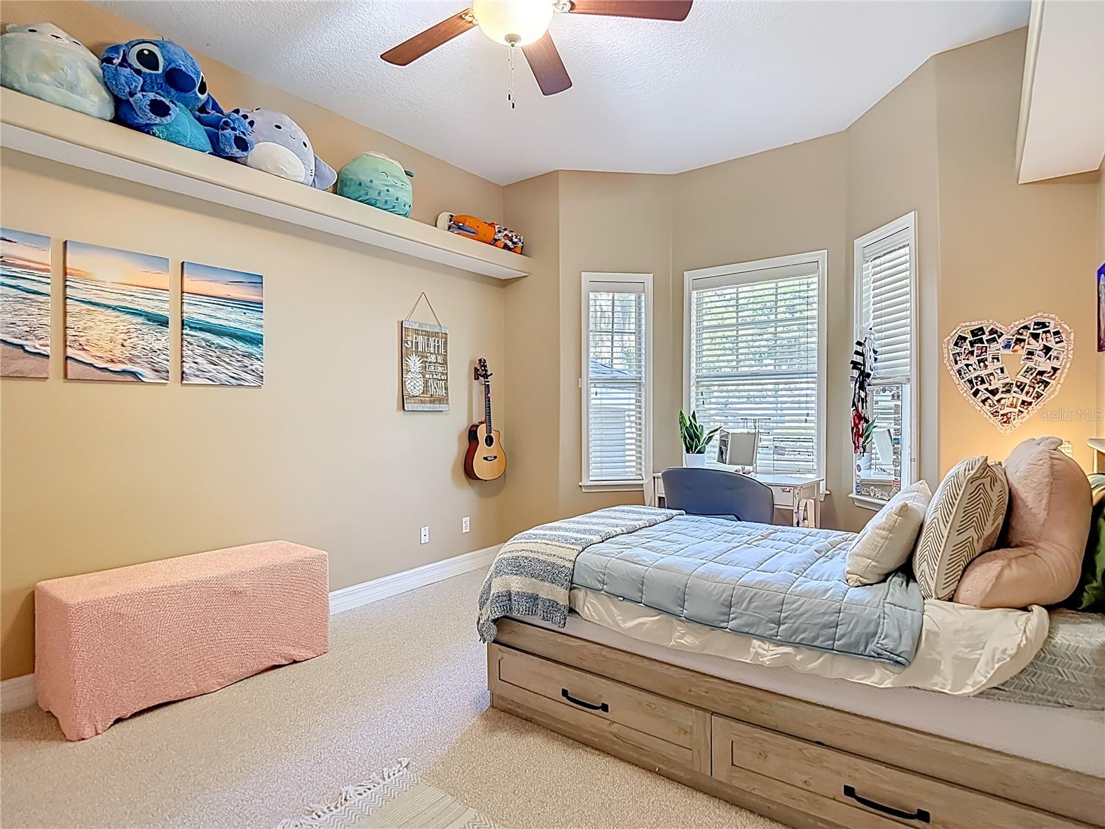 Image 46 of 75 For 2425 Valrico Forest Drive