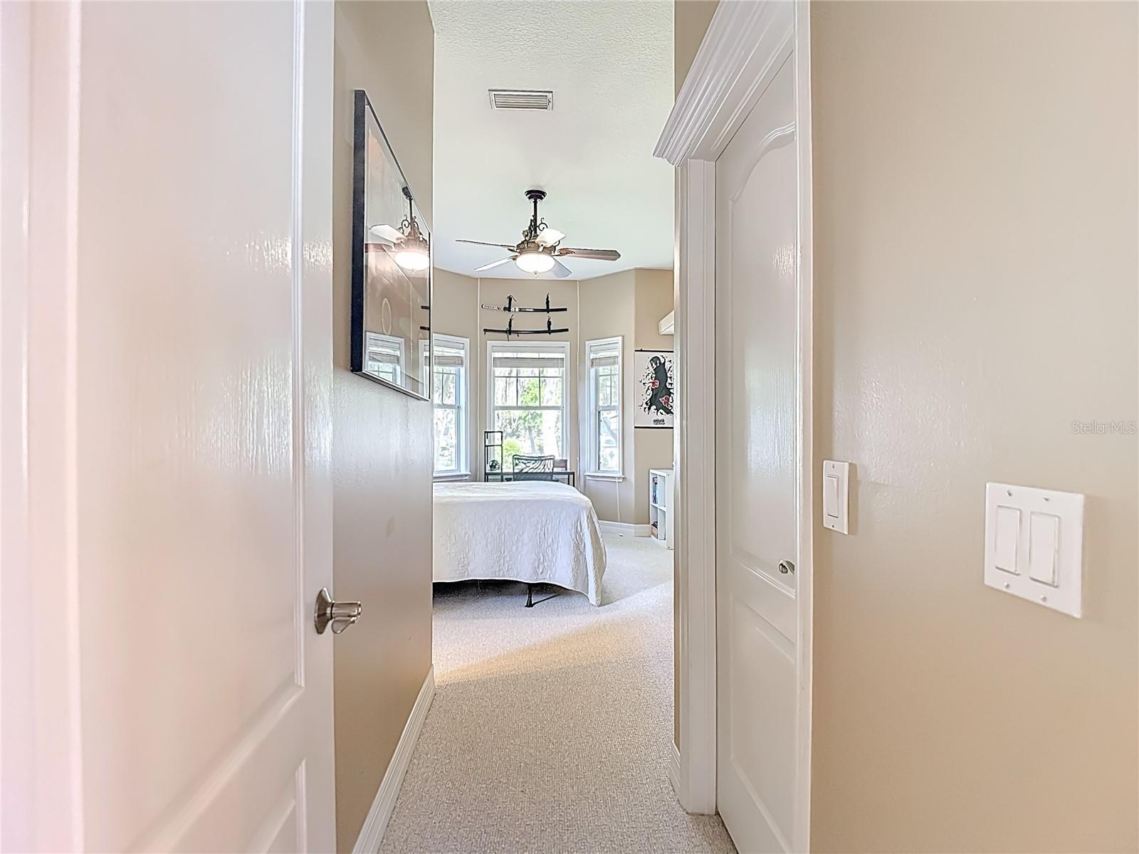 Image 48 of 75 For 2425 Valrico Forest Drive