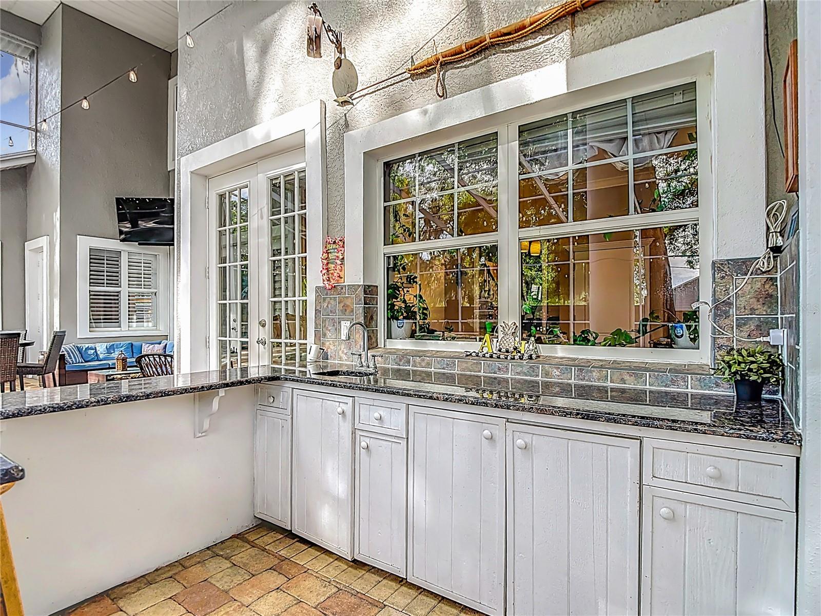 Image 62 of 75 For 2425 Valrico Forest Drive