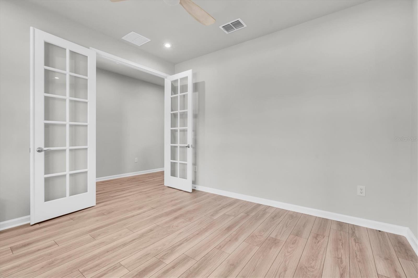 Image 16 of 46 For 6353 Timberdale Avenue