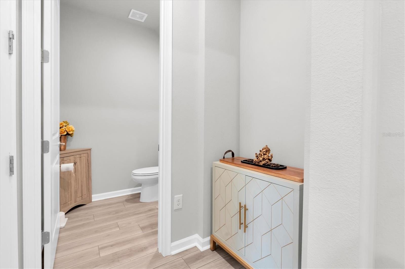 Image 21 of 46 For 6353 Timberdale Avenue