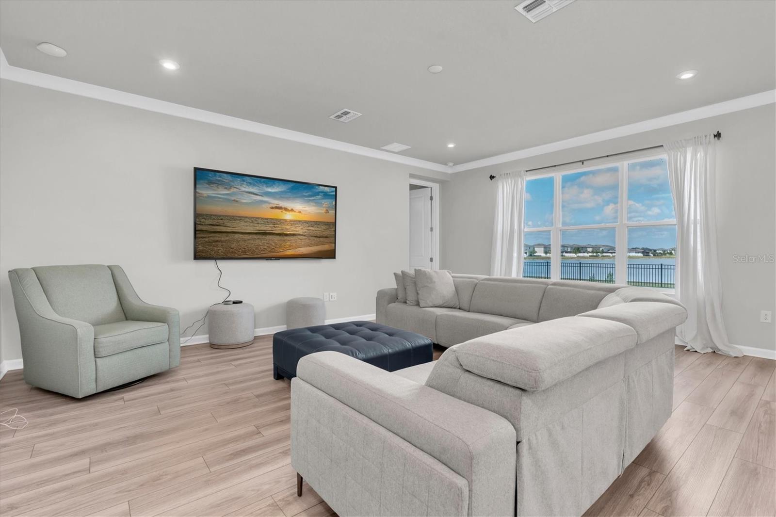 Image 5 of 46 For 6353 Timberdale Avenue