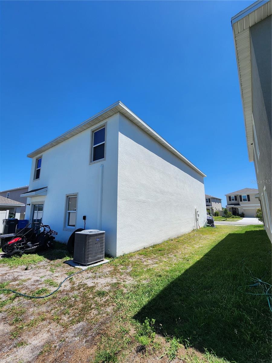 Image 6 of 39 For 17033 Oval Rum Drive