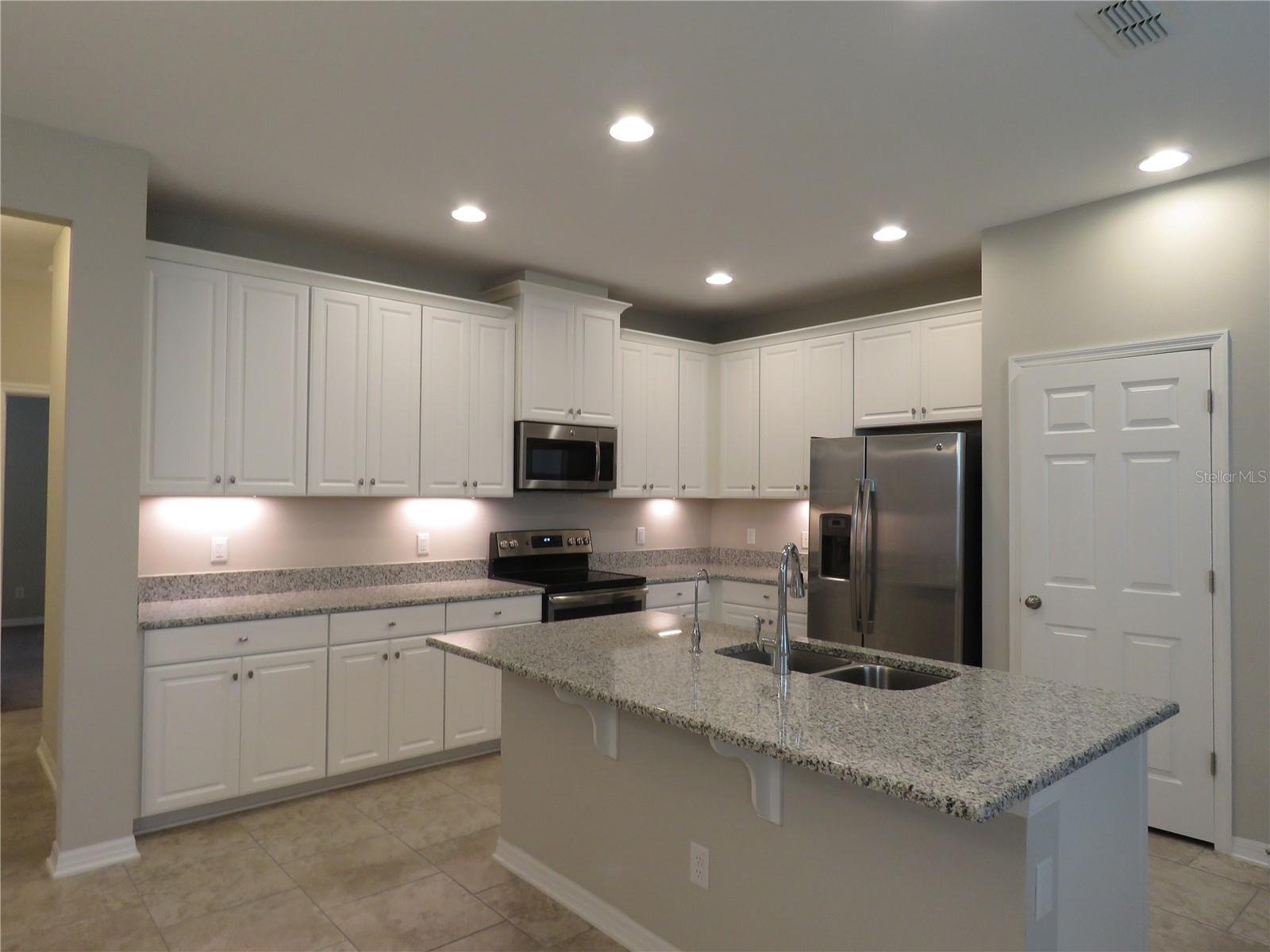 Image 5 of 25 For 11437 Amapola Bloom Court