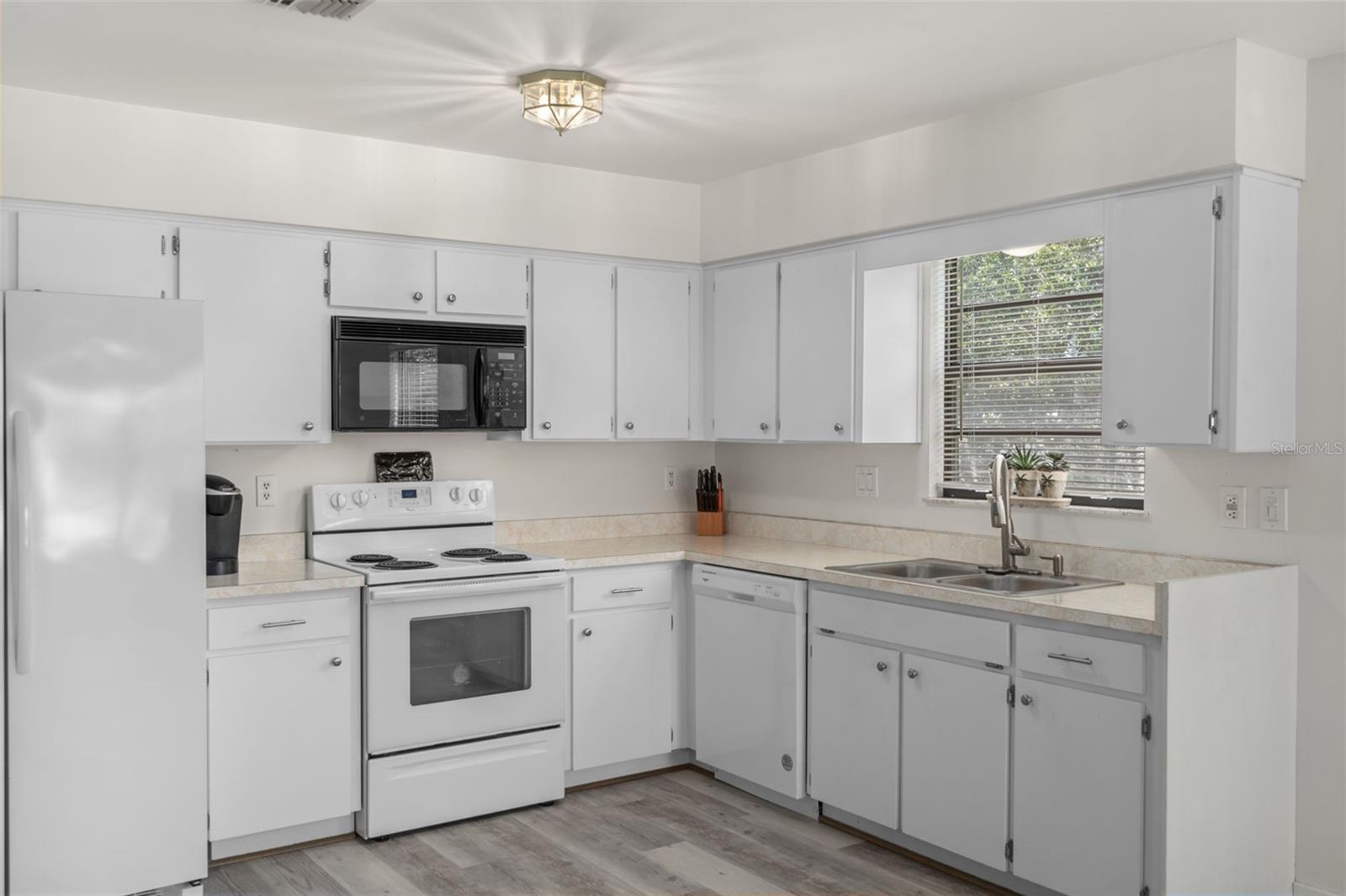 Image 11 of 29 For 37810 Alissa Drive