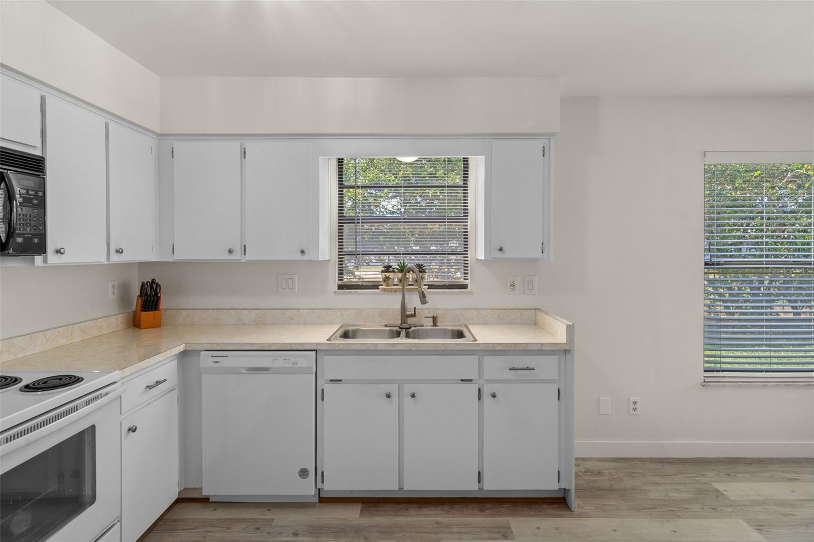 Image 12 of 29 For 37810 Alissa Drive