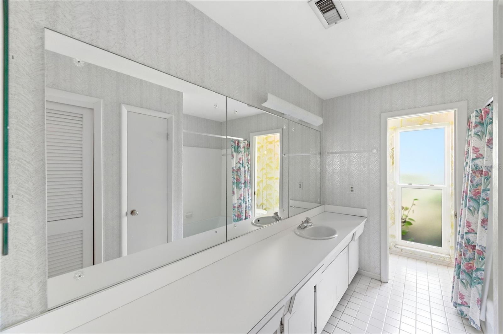 Image 16 of 25 For 1451 Monticello Boulevard N