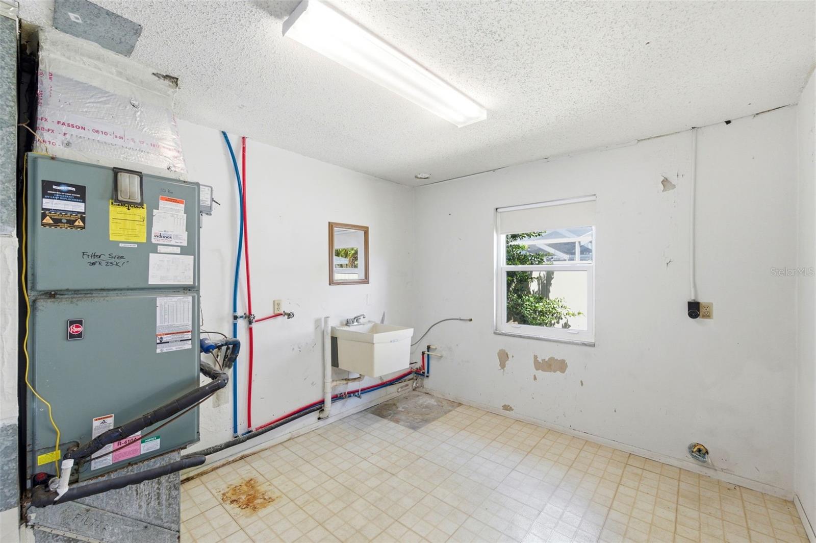 Image 23 of 25 For 1451 Monticello Boulevard N