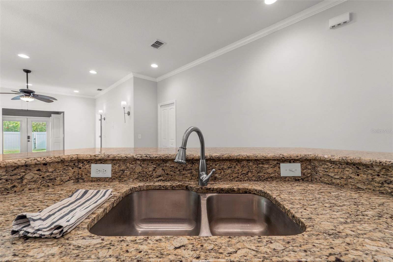 Image 12 of 46 For 967 49th Avenue N