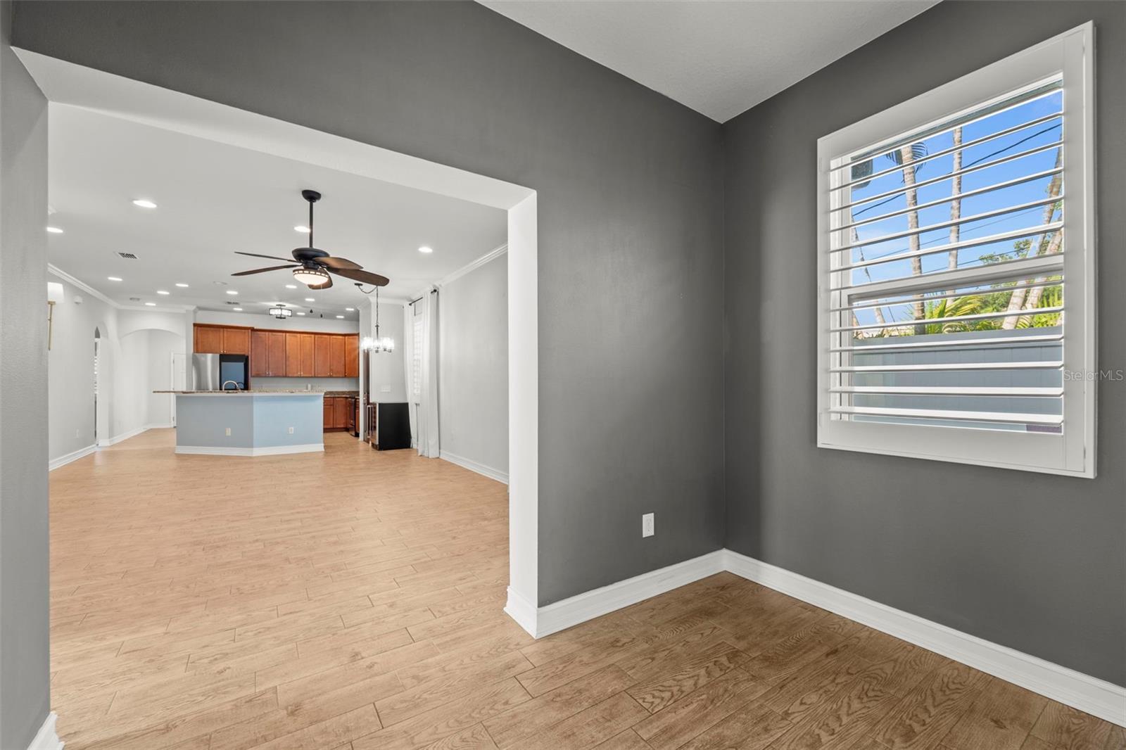 Image 18 of 46 For 967 49th Avenue N