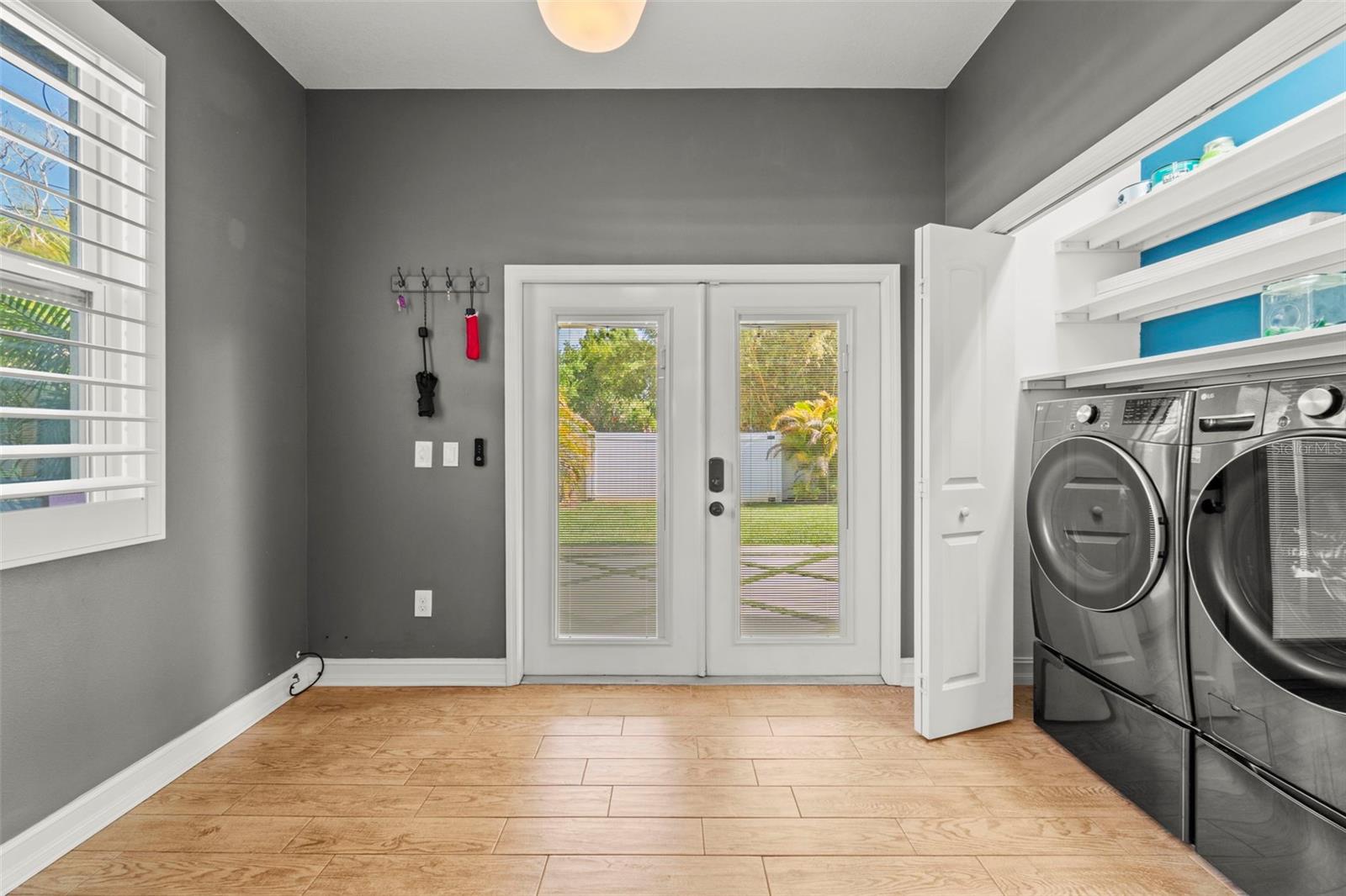 Image 20 of 46 For 967 49th Avenue N