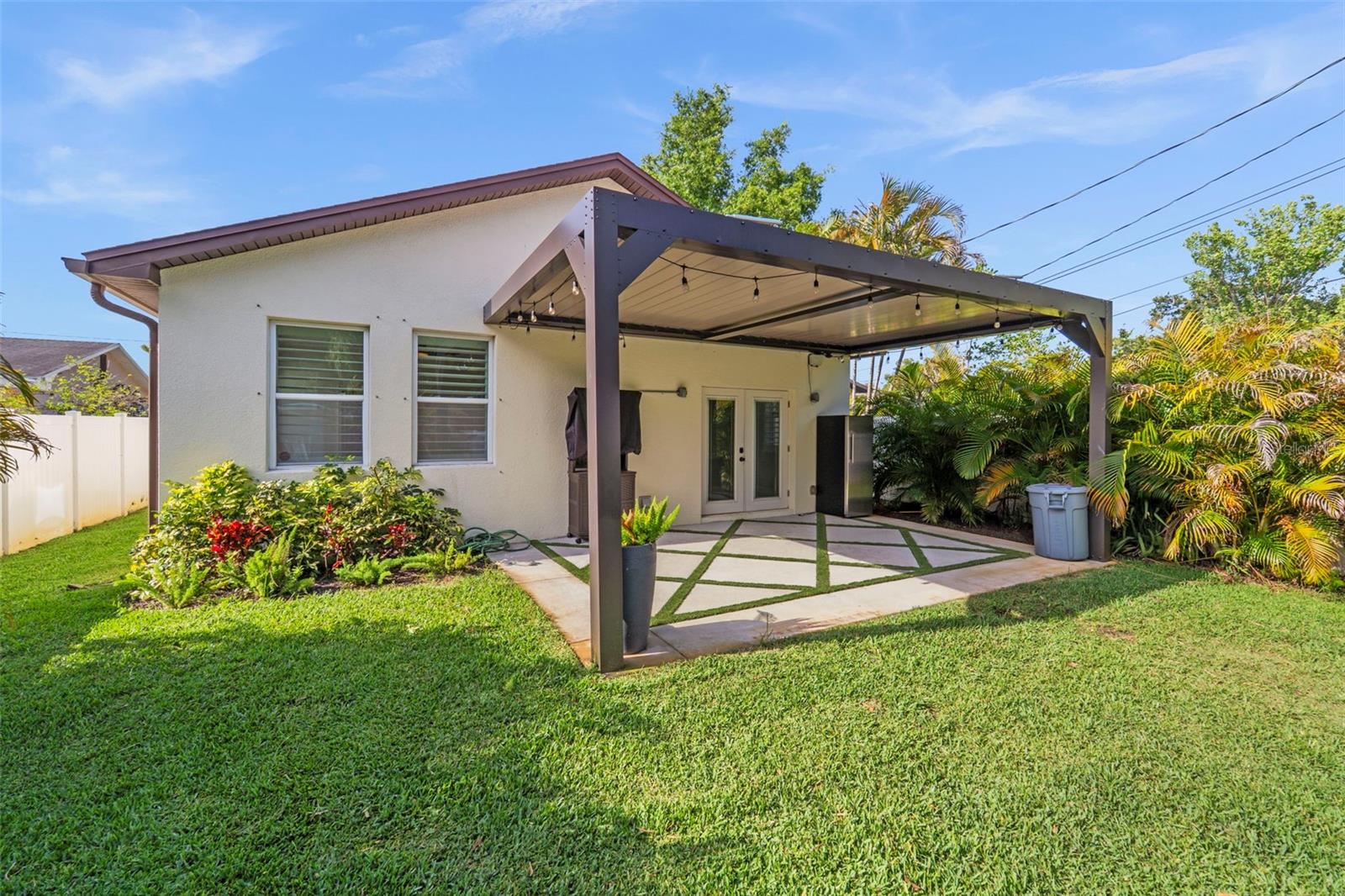 Image 23 of 46 For 967 49th Avenue N