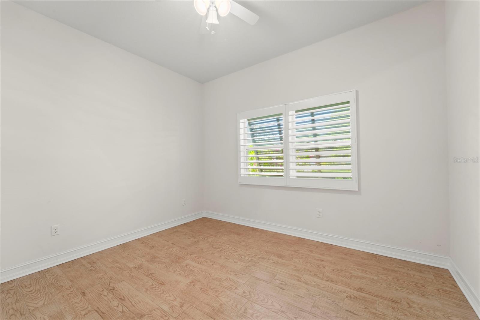 Image 29 of 46 For 967 49th Avenue N