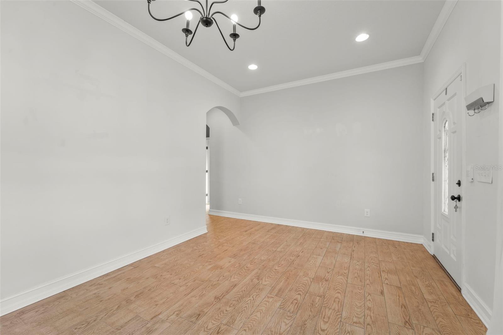 Image 5 of 46 For 967 49th Avenue N