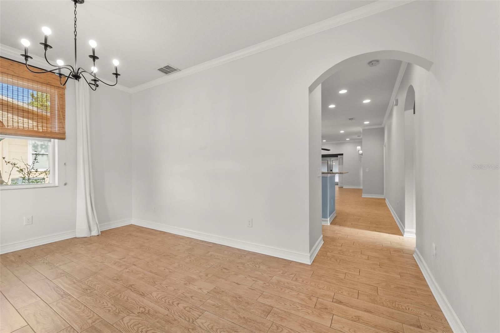 Image 6 of 46 For 967 49th Avenue N