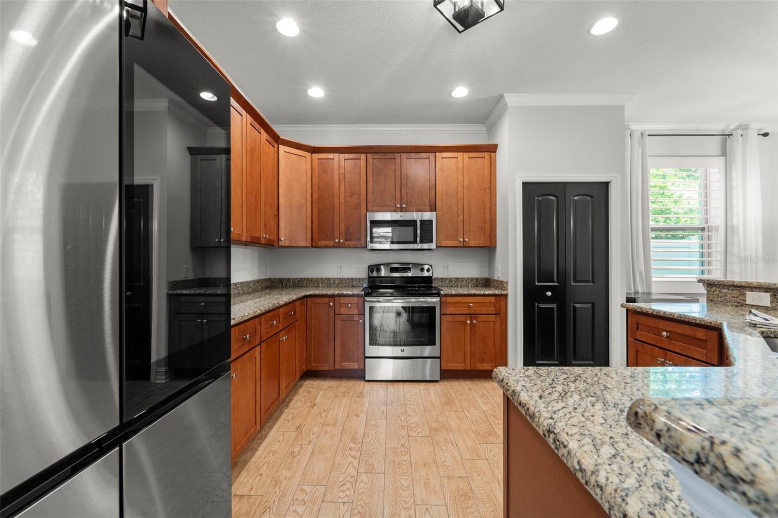 Image 8 of 46 For 967 49th Avenue N