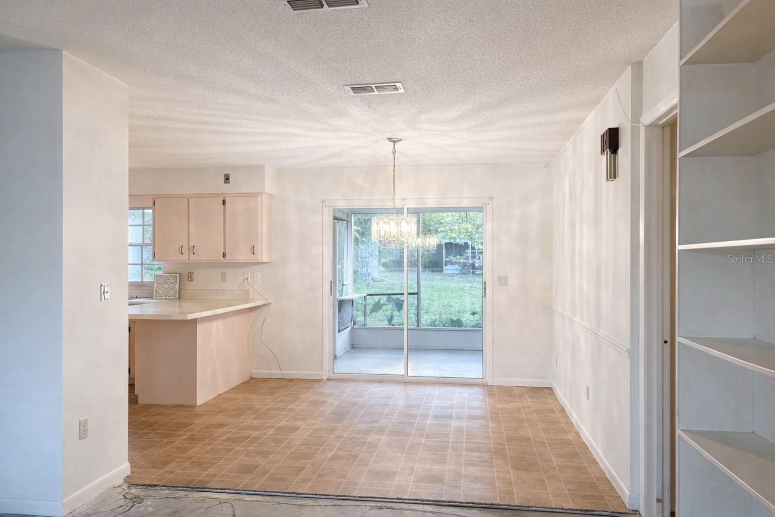 Image 3 of 6 For 11836 Orange Street