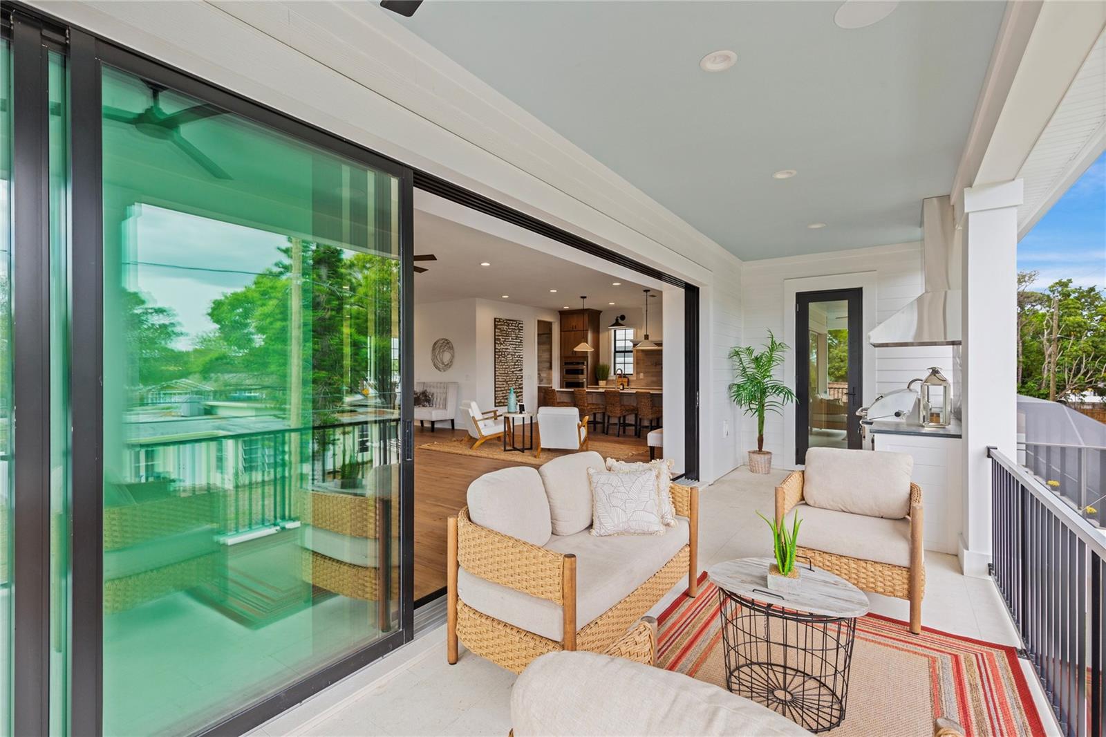 Image 11 of 68 For 220 Ninetieth Avenue Ne