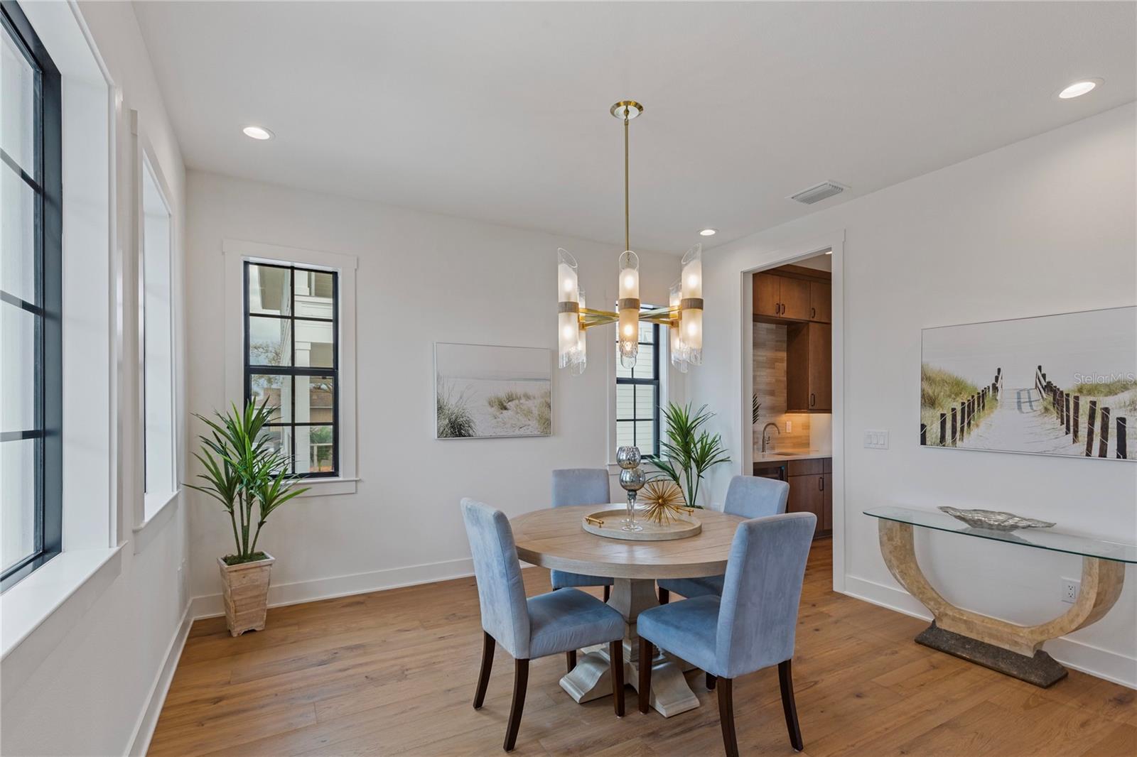 Image 13 of 68 For 220 Ninetieth Avenue Ne