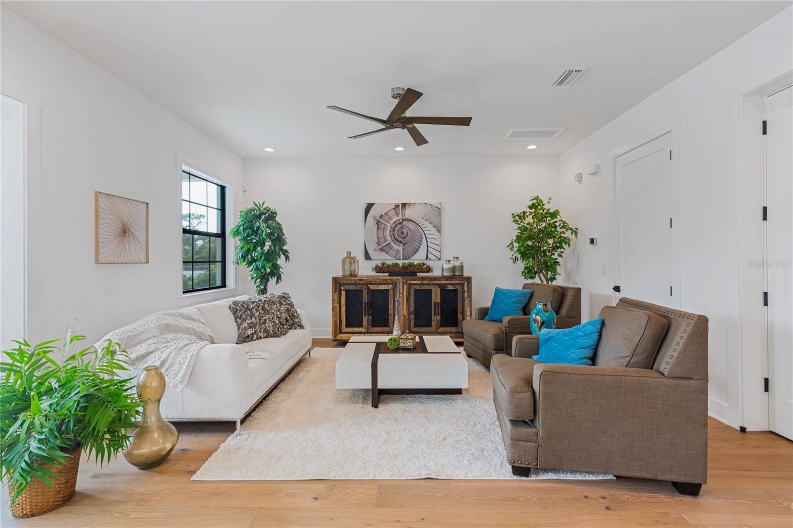 Image 26 of 68 For 220 Ninetieth Avenue Ne