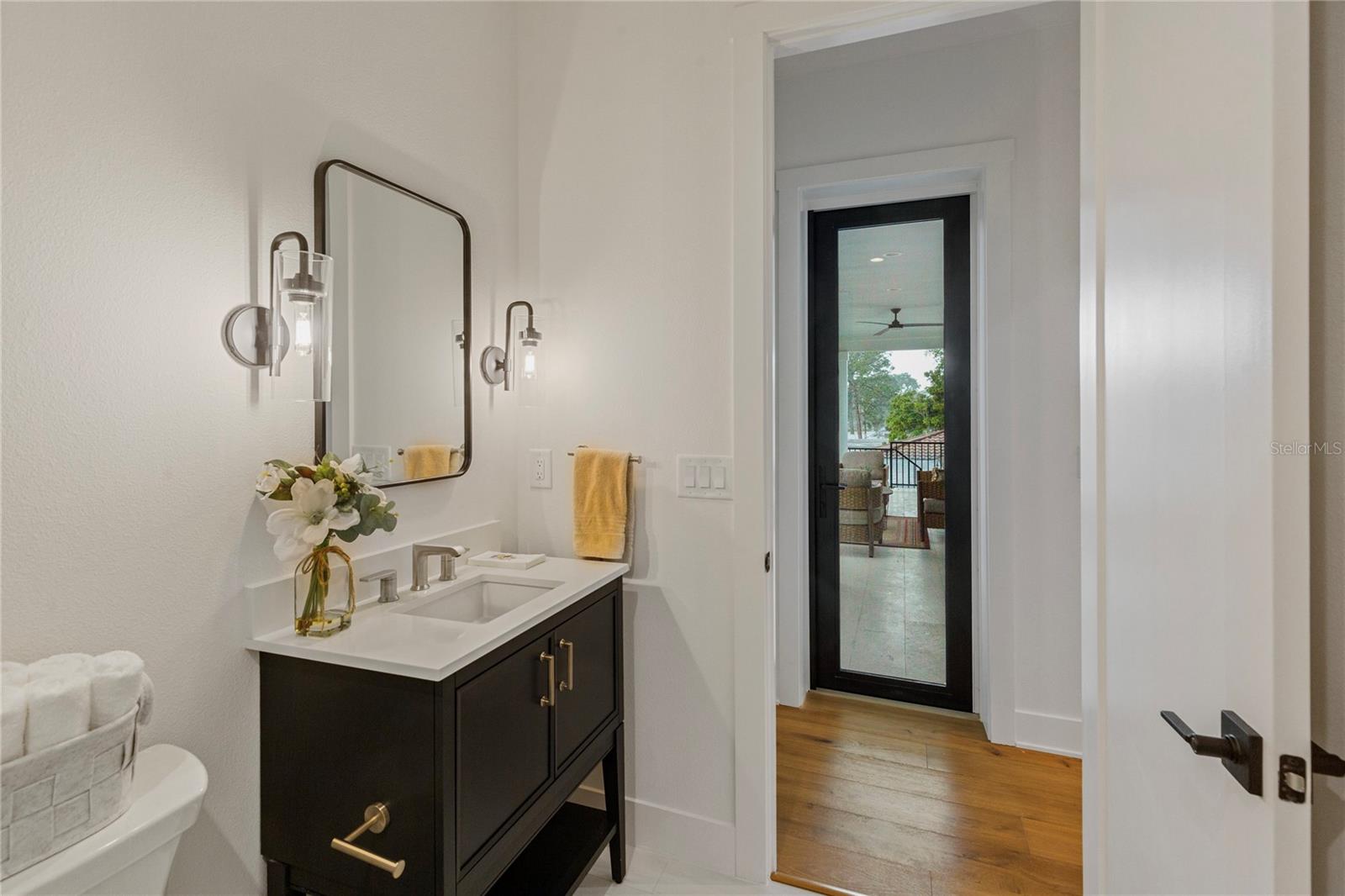 Image 31 of 68 For 220 Ninetieth Avenue Ne