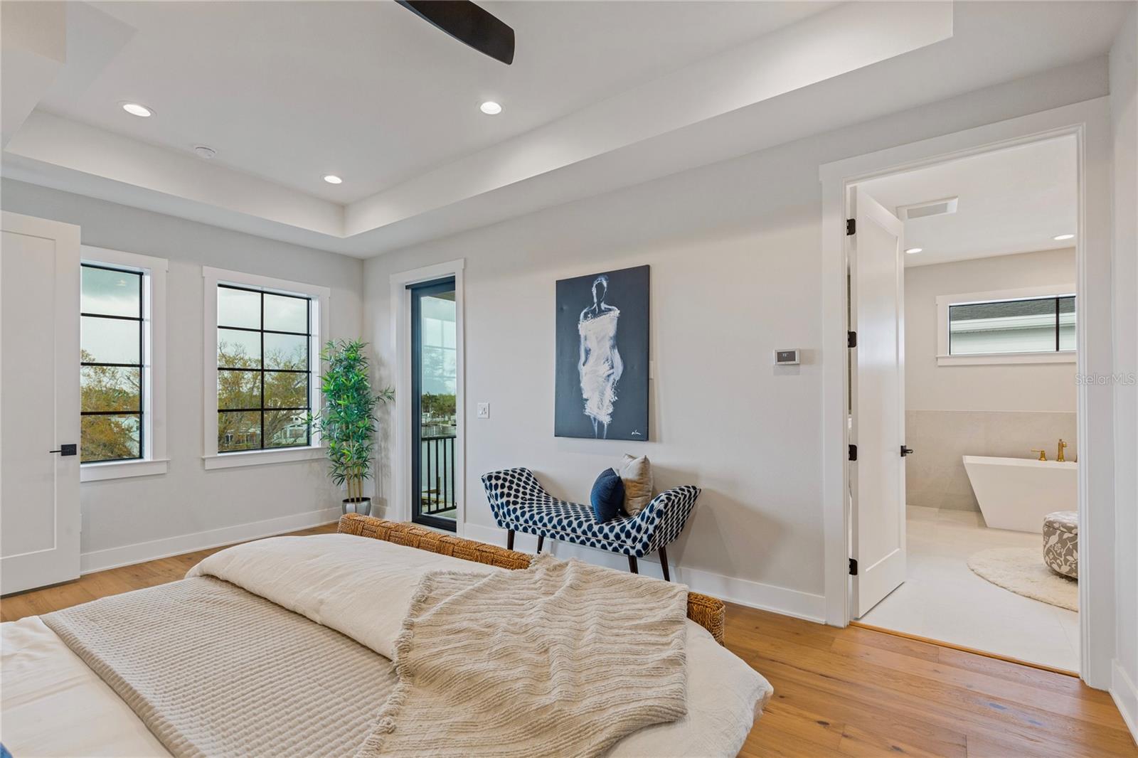 Image 41 of 68 For 220 Ninetieth Avenue Ne