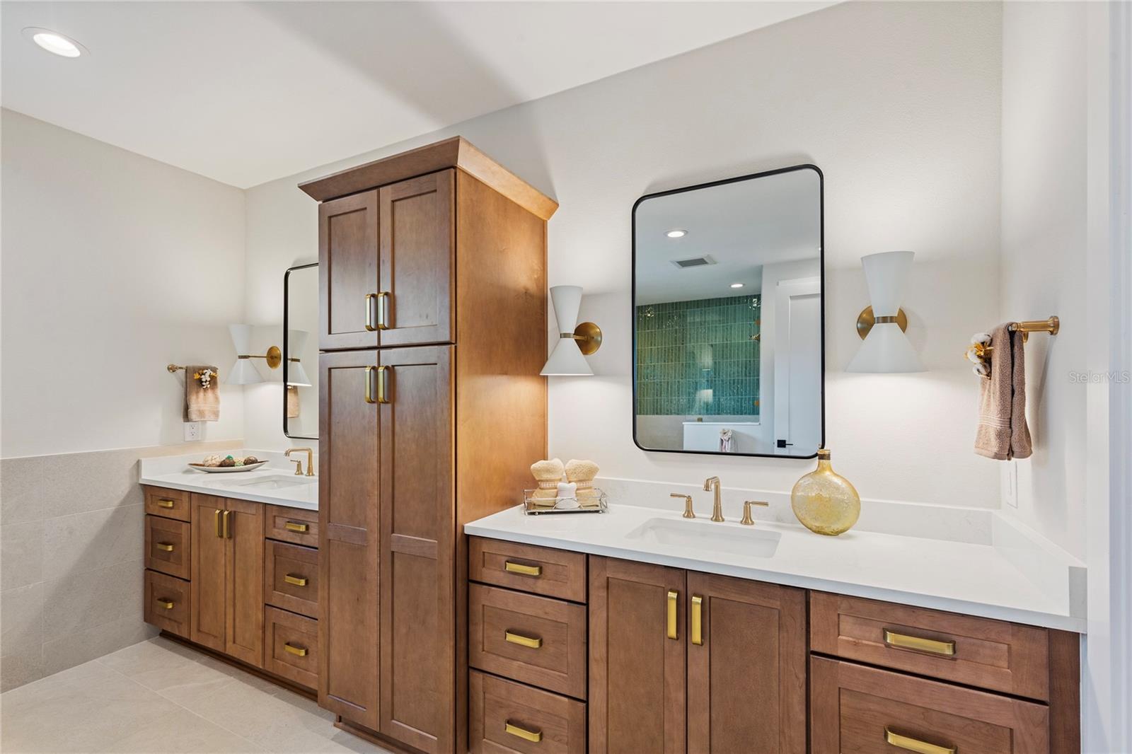 Image 50 of 68 For 220 Ninetieth Avenue Ne