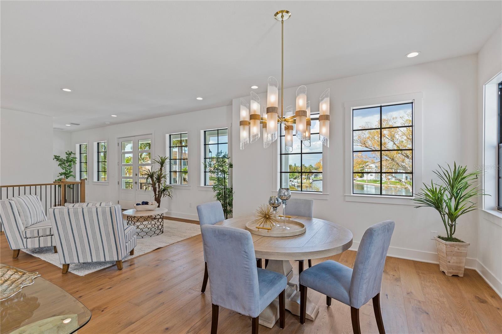 Image 6 of 68 For 220 Ninetieth Avenue Ne