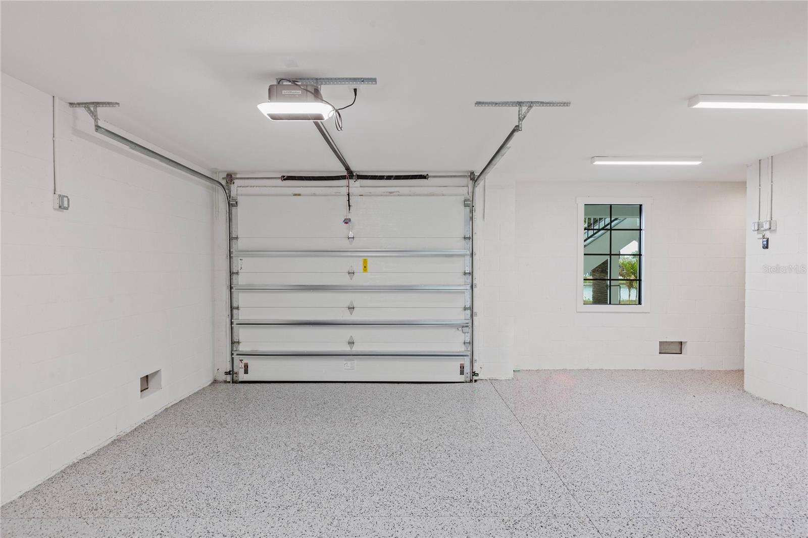 Image 64 of 68 For 220 Ninetieth Avenue Ne