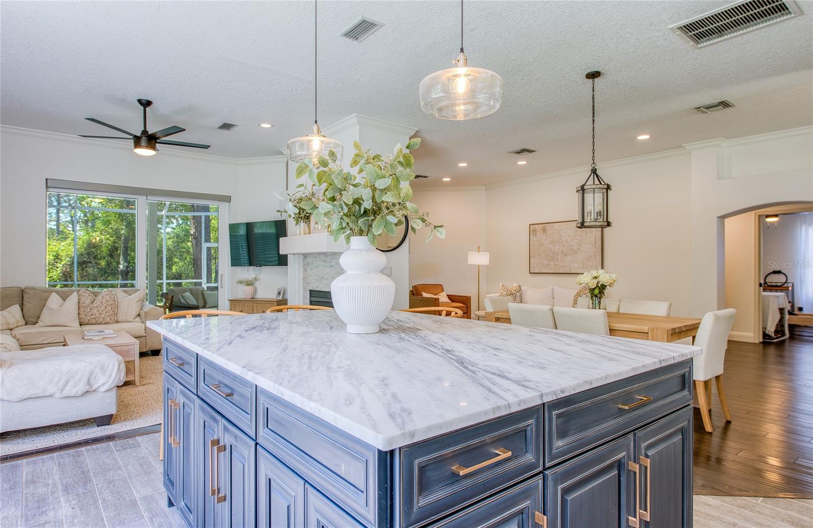 Image 25 of 61 For 2182 Trevor Road