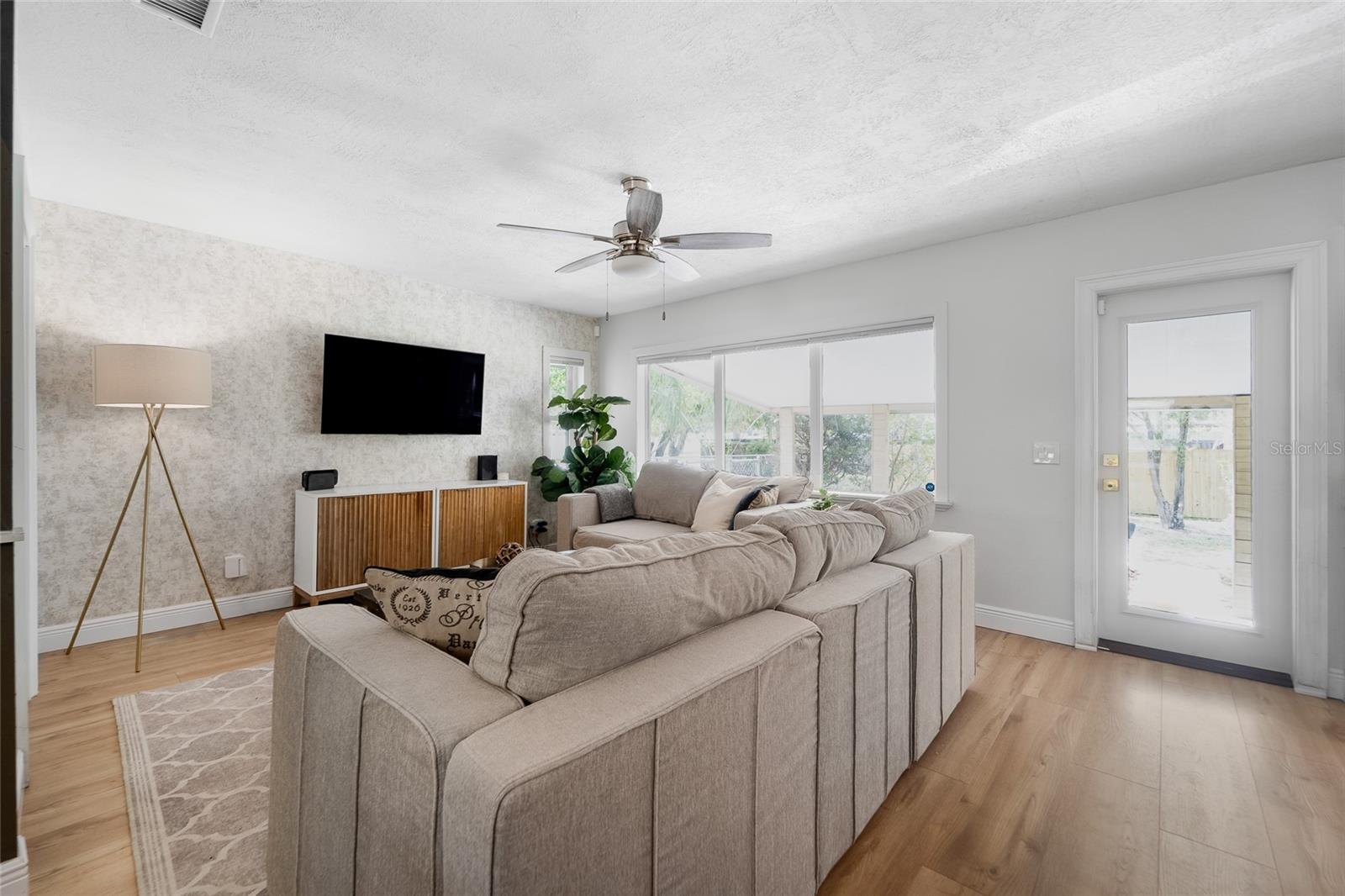 Image 6 of 22 For 1502 Meadowbrook Avenue