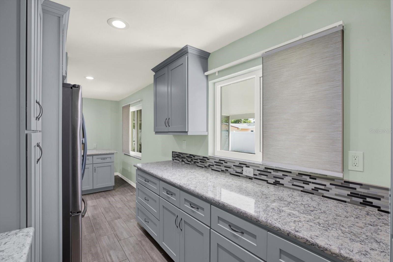 Image 5 of 19 For 1815 Chateau Drive E