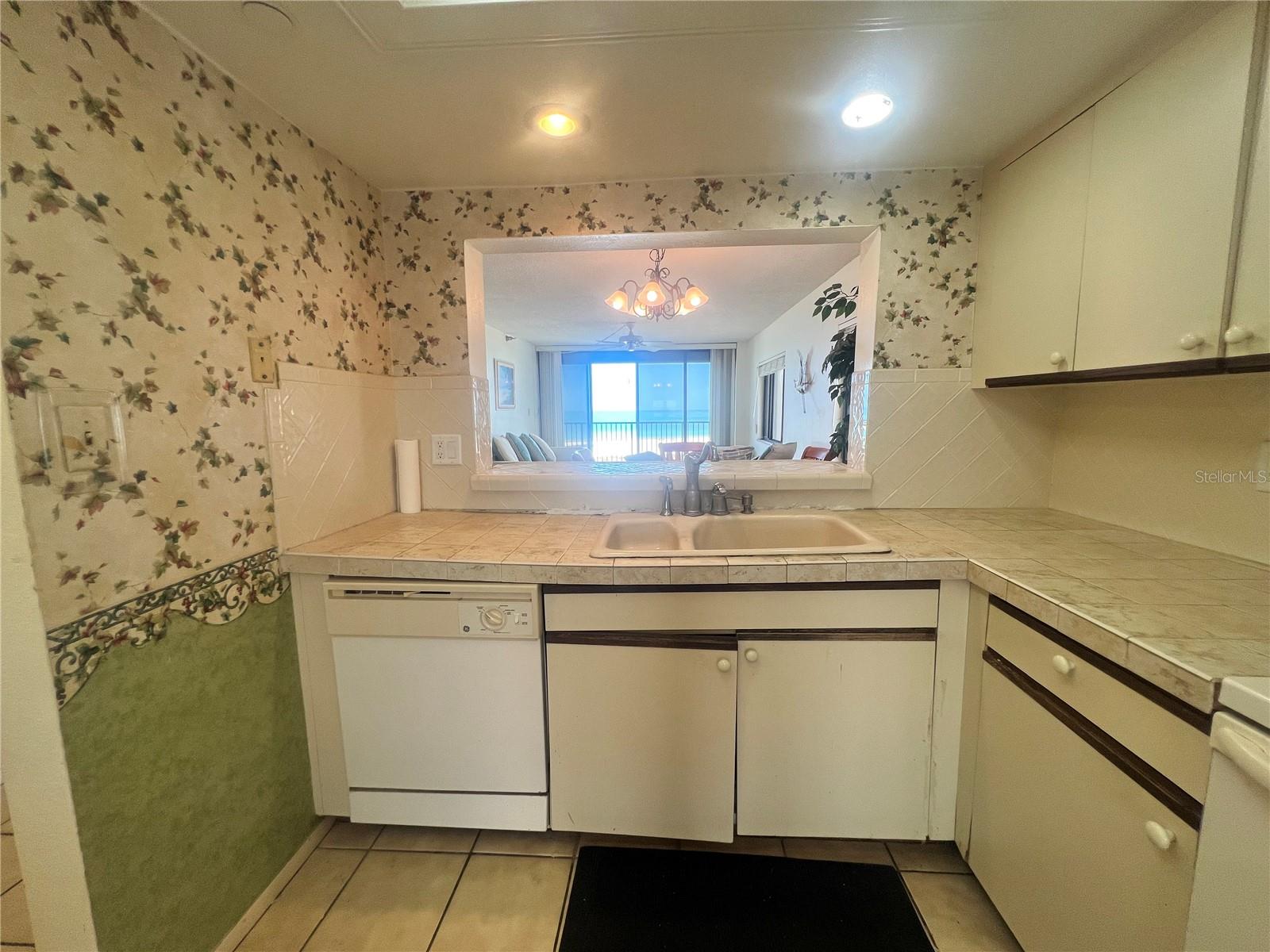 Image 28 of 32 For 1250 Gulf Boulevard 708