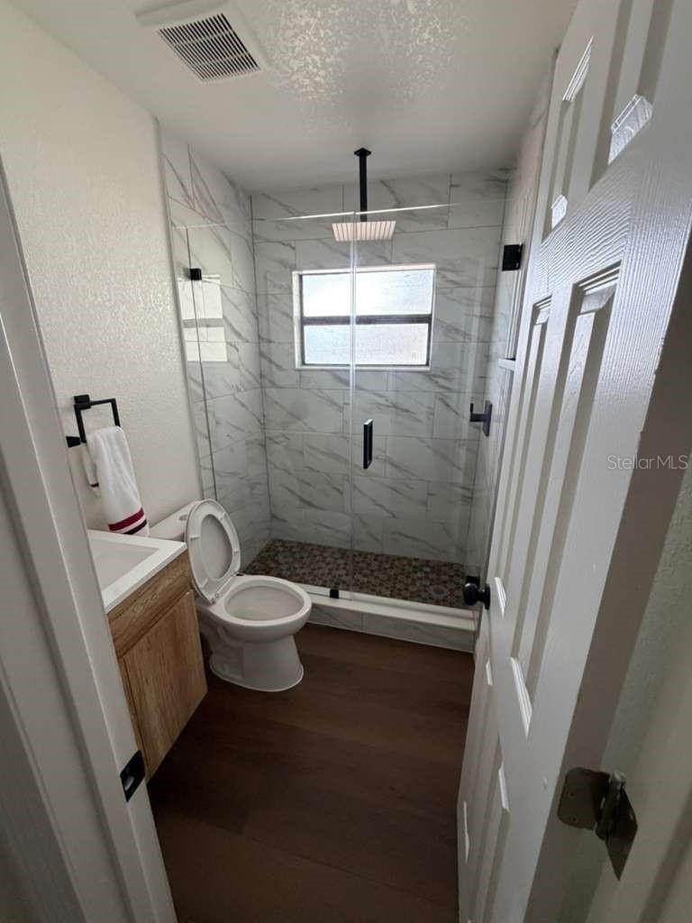 Image 10 of 19 For 343 Shore Drive E